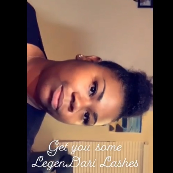 “JANE” Lashes - Picture 4 of 5